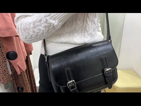 ❤️ Javna masturbacija mlade kujice FeralBerry s dildom u sobi za mjerenje ❤️ Samo porno kod nas hr.hentaibar-com.ru ❌️