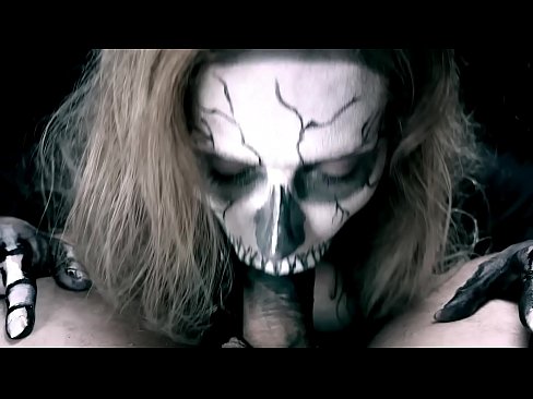 ❤️ Demon djevojka siše kurac svojim crnim ustima i guta spermu. ❤️ Samo porno kod nas hr.hentaibar-com.ru ❌️