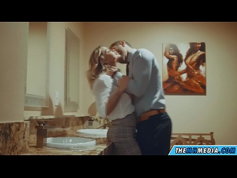 ❤️ Kad te prsata plavuša zavede u javnom zahodu ❤️ Samo porno kod nas hr.hentaibar-com.ru ❌️